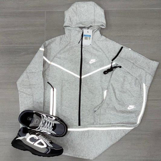 Nike Tech "Grey Reflective"